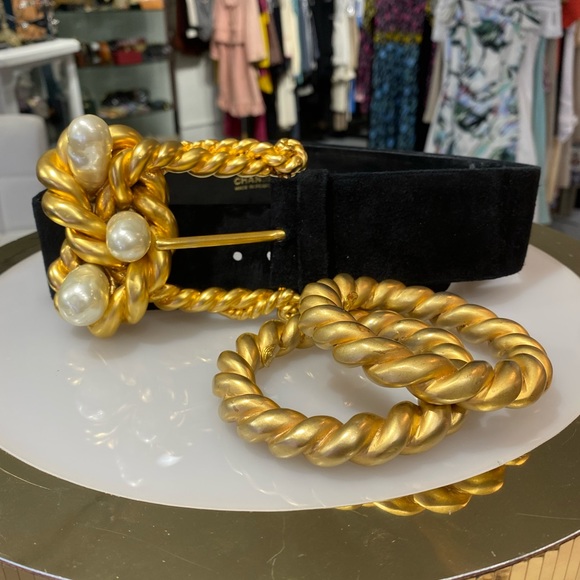 Authentic Chanel Vintage Twisted Gold Belt XS - Picture 3 of 16